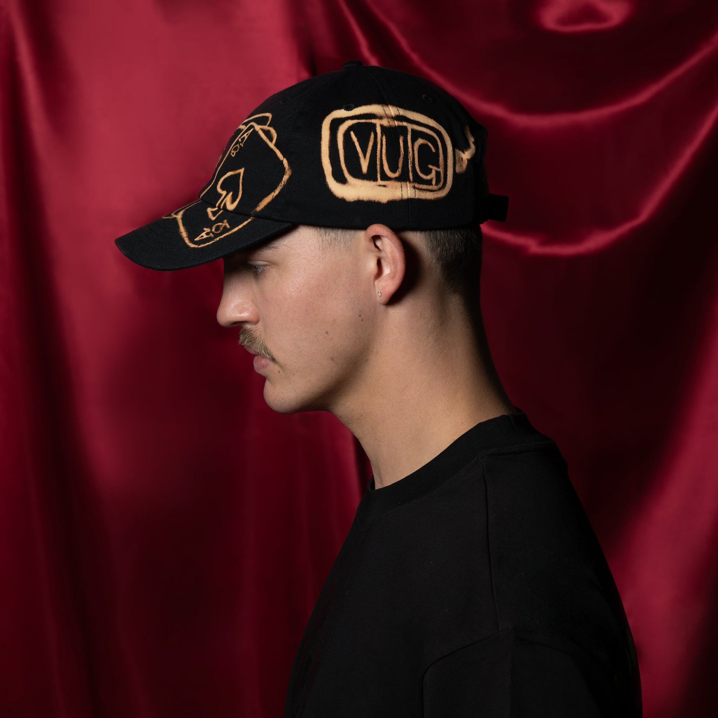 BLACK ROULETTE HAT