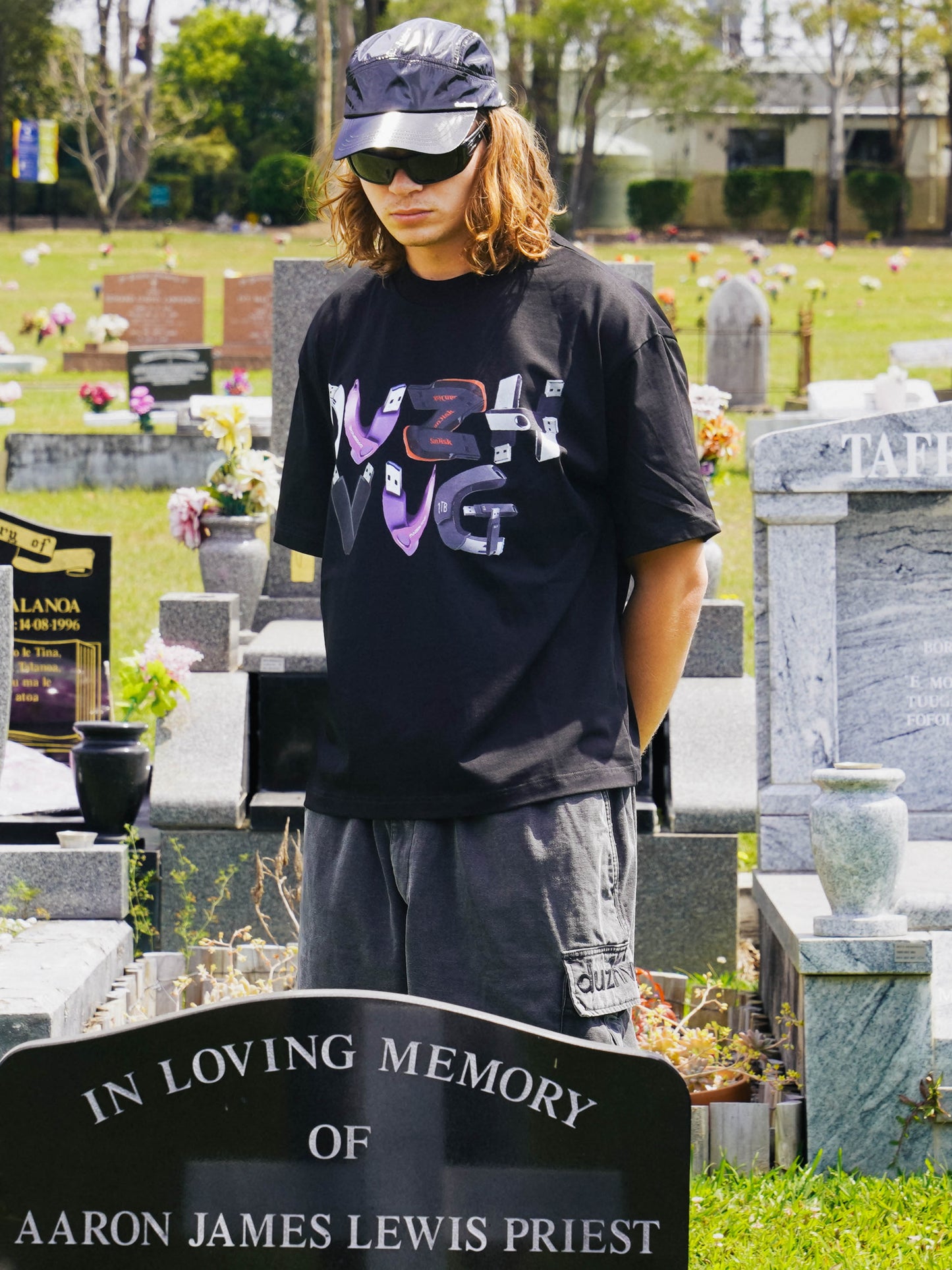 BLACK USB SPELL OUT TEE