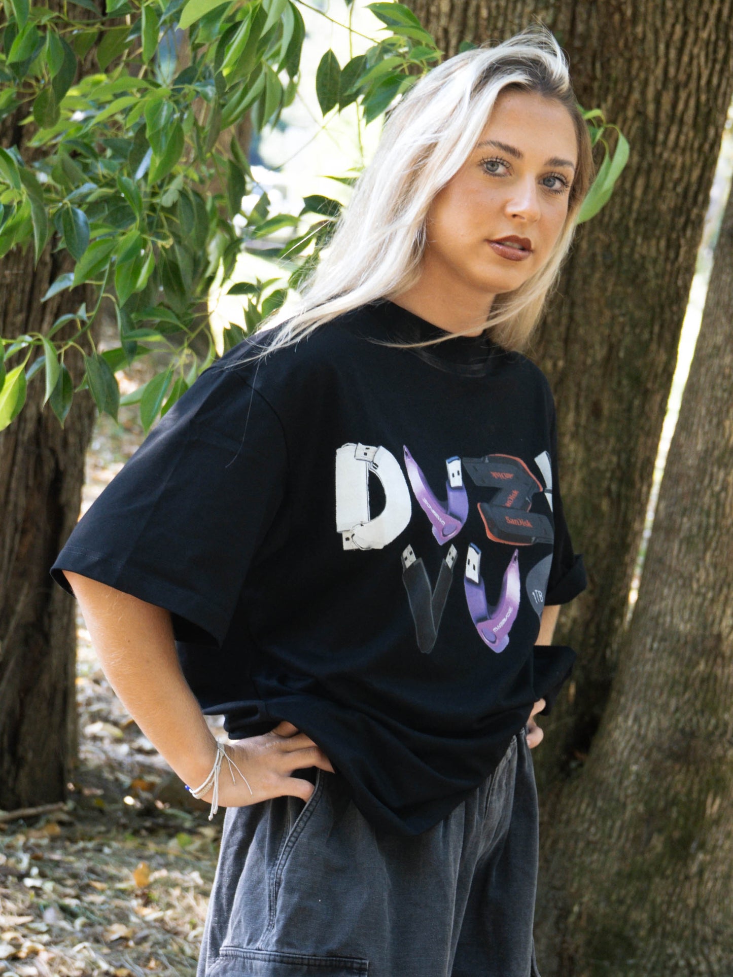 BLACK USB SPELL OUT TEE